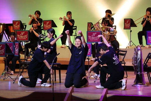 演奏中のパフォーマンス