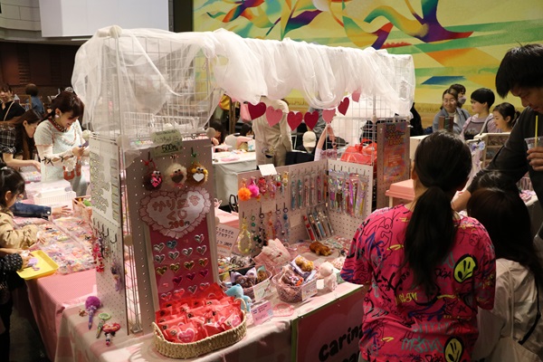 雑貨づくり体験など子ども向けワークショップも開催