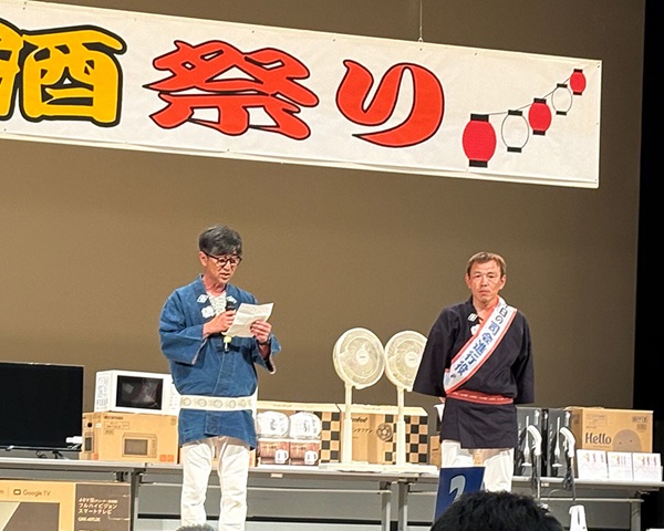 あいさつする上家代表
