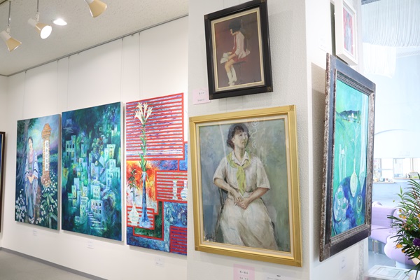 吉田妙子さん、亀岡トモ子さんの作品
