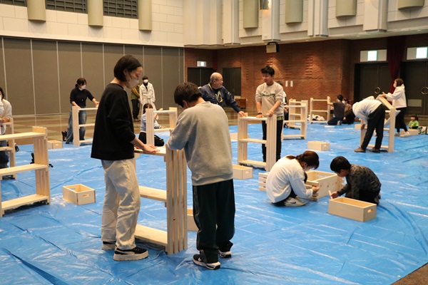 後半は木製3段ラックを親子で製作