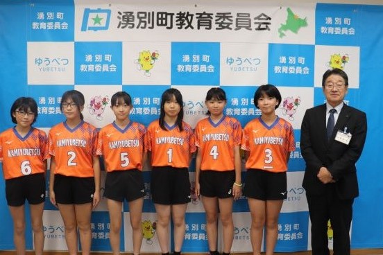 補助金贈呈の様子